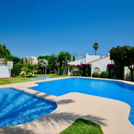 Meninas By Carlosferien Dénia